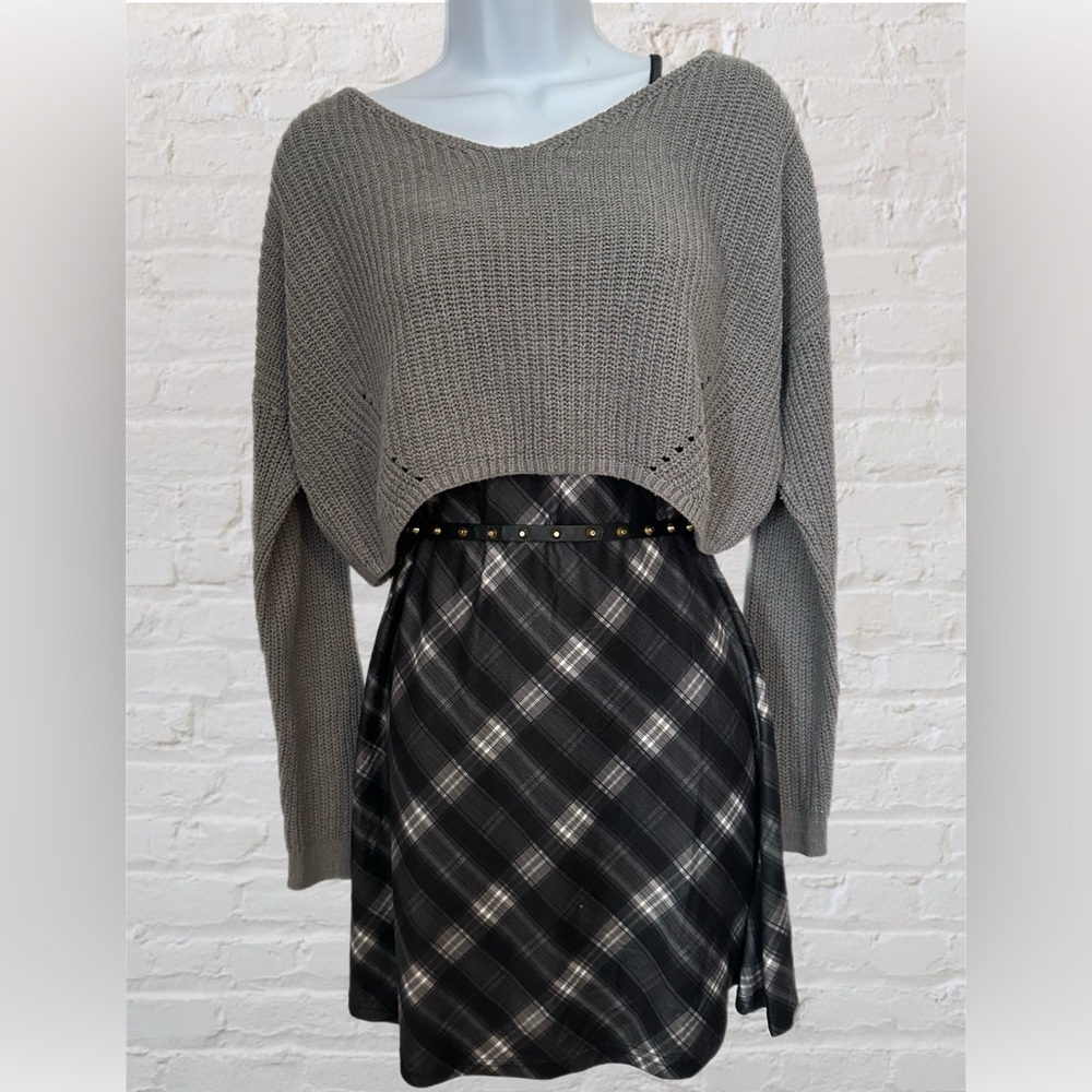 Wild Fable Light Grey Long Sleeve Oversized Cropped Knit Sweater Women’s Small